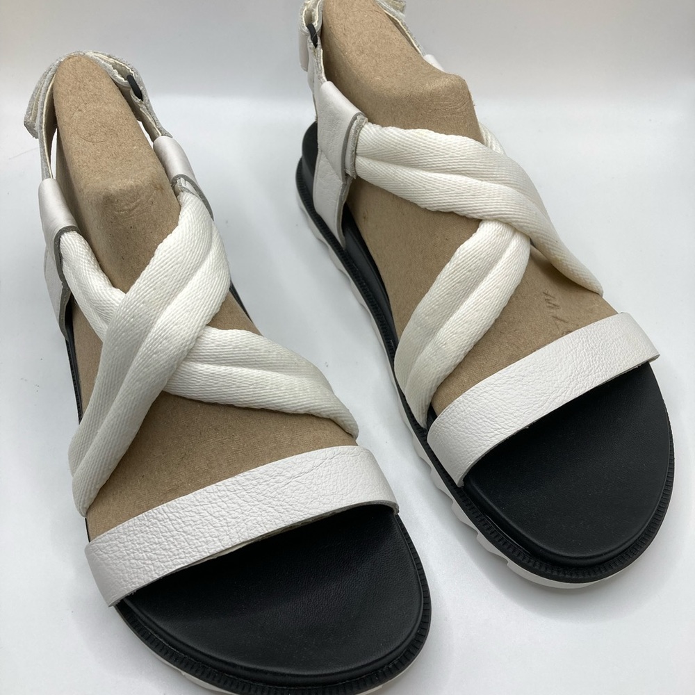 SOREL Roaming Decon Sandal Size 6.5